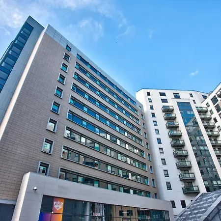 Апартаменти Quay Лідс