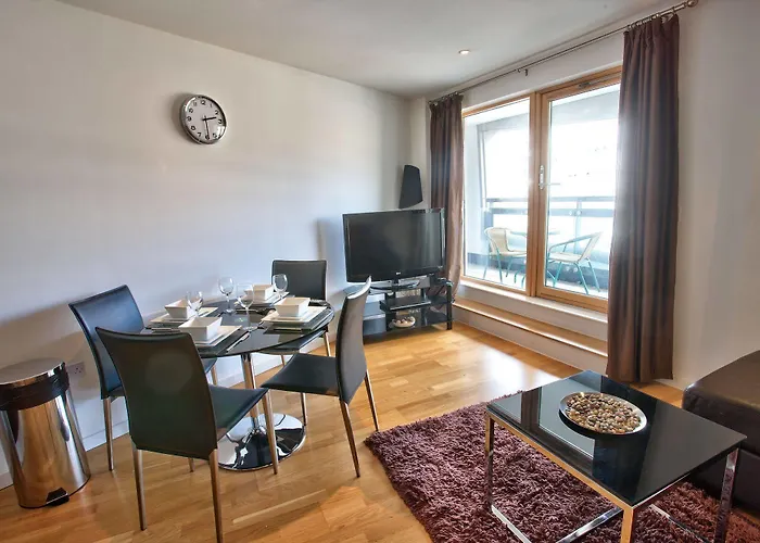 Quay * Leeds (West Yorkshire)