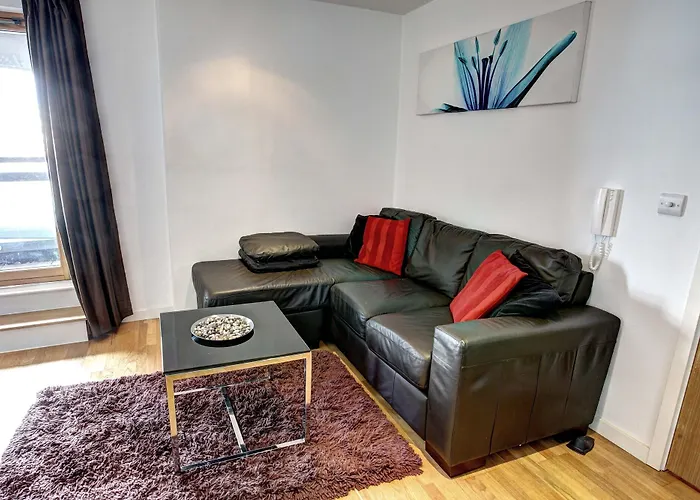 Quay * Leeds (West Yorkshire)