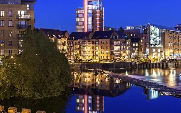 Quay Leeds (West Yorkshire)