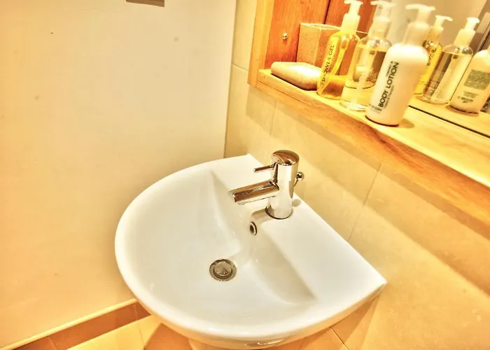 Quay * Leeds (West Yorkshire)